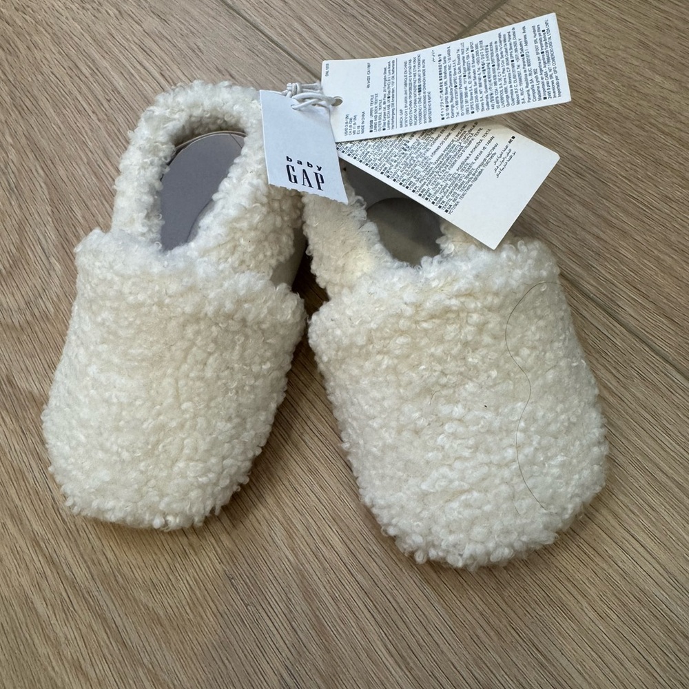 Baby GAP Kids Cozy Cream Slippers 6-12 months | NWT